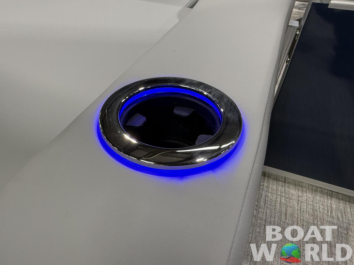 2026 Tahoe Pontoons LTZ 2385 Swingback (VRB) Tritoon