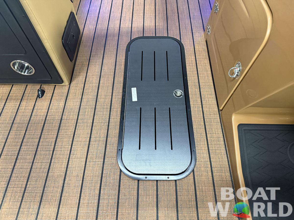 2026 Bentley Pontoons Elite 223 Swingback Tritoon