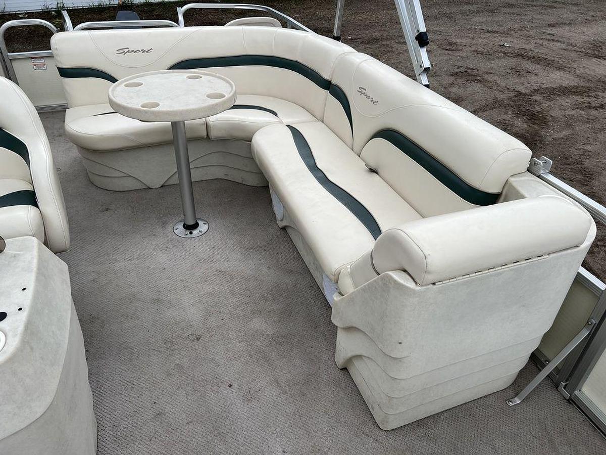 Used 2005 Bennington Sedona F21 Pontoon