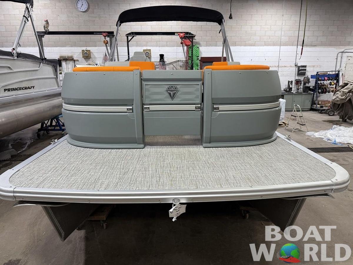 2025 Tahoe Pontoons Aura 2185 Quad Lounge & 90HP 4-Stroke EFI