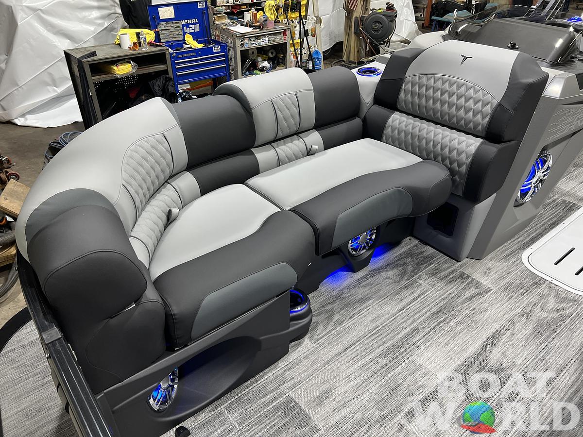 2026 Tahoe Pontoons Cascade 2385 Swingback (VRB) Tritoon