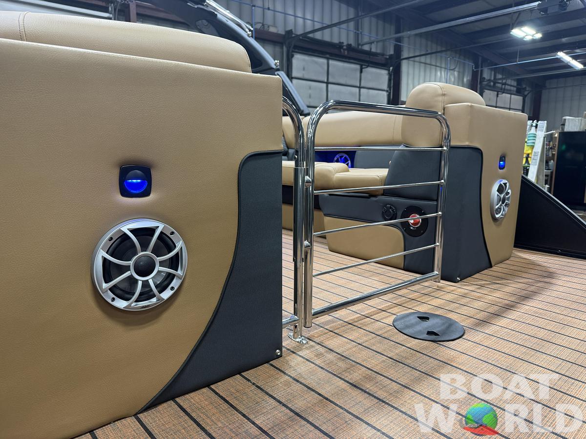 2026 Bentley Pontoons Elite 253 Admiral 350HP Quad Lounge Tritoon