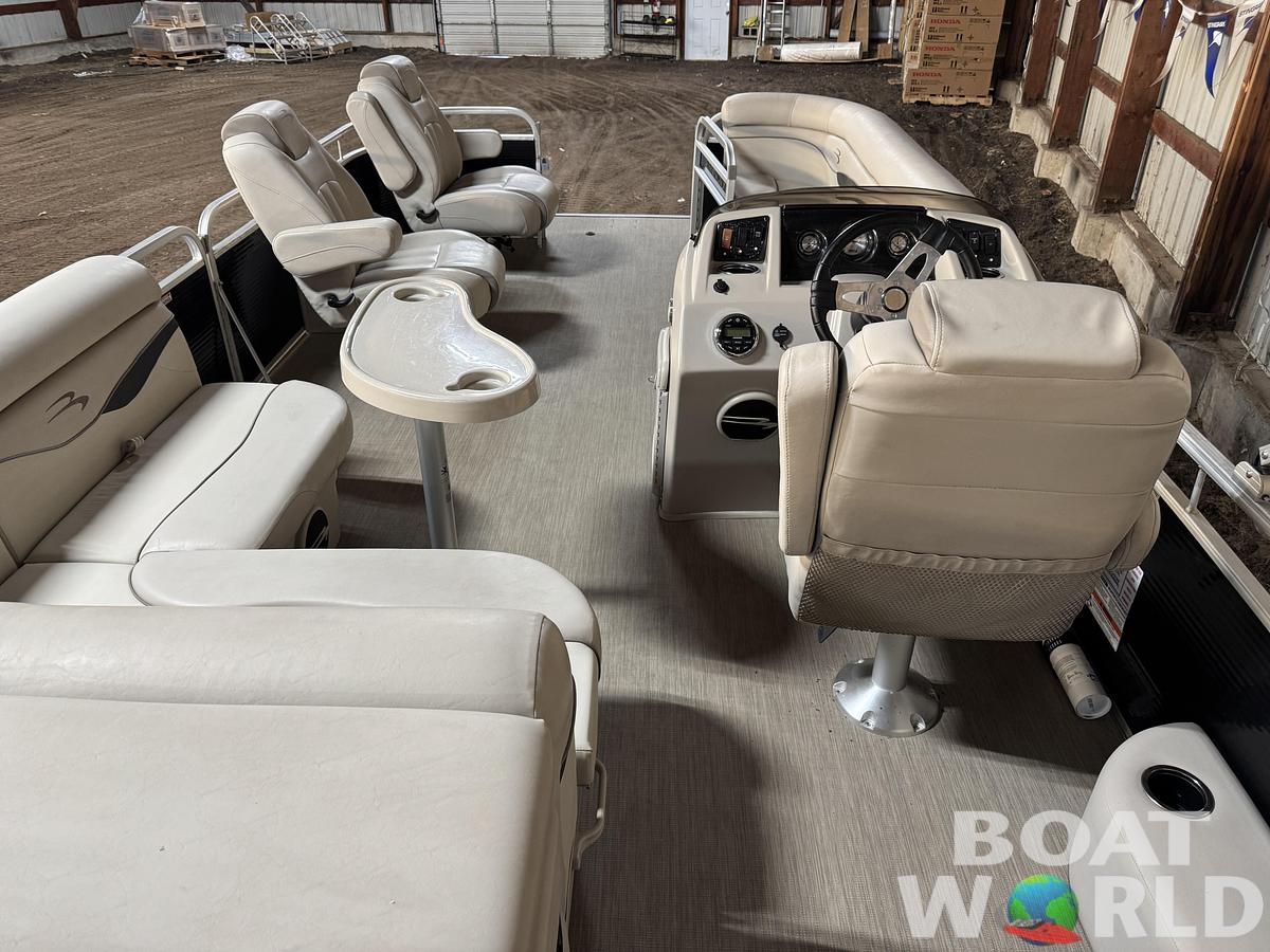 Used 2017 Bennington  22 SS Pontoon with 90HP Yamaha Fourstroke EFI