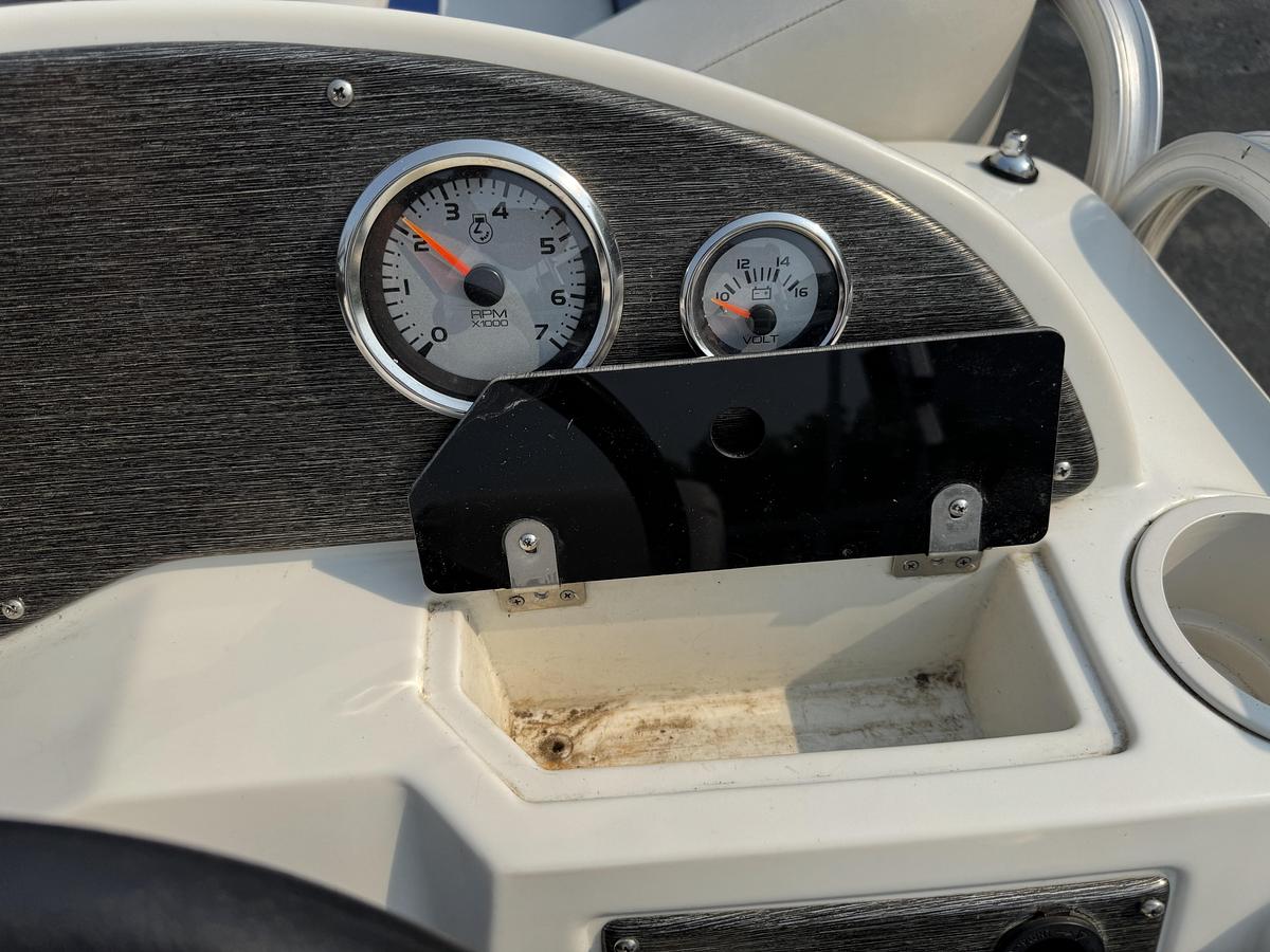 Used 2008 Tahoe Pontoons 24 Bow Fish Pontoon