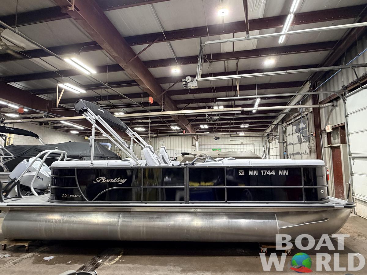 Used 2024 Bentley Pontoons Legacy 223 Navigator Quad Lounge Tri-toon Pontoon & 150HP Honda 4-Stroke EFI