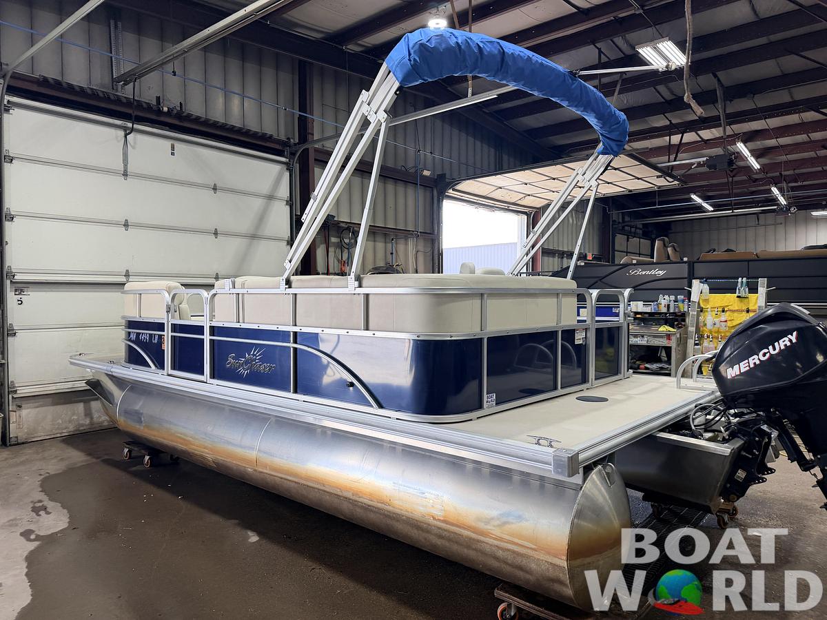 Used 2015 SunChaser 8520 Classic Cruise & 30HP Mercury 4Stroke EFI -$14,995