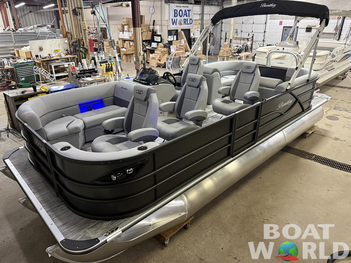 2025 Bentley Pontoons Legacy 223 Navigator Quad Lounge Tritoon & Honda 4-Stroke EFI
