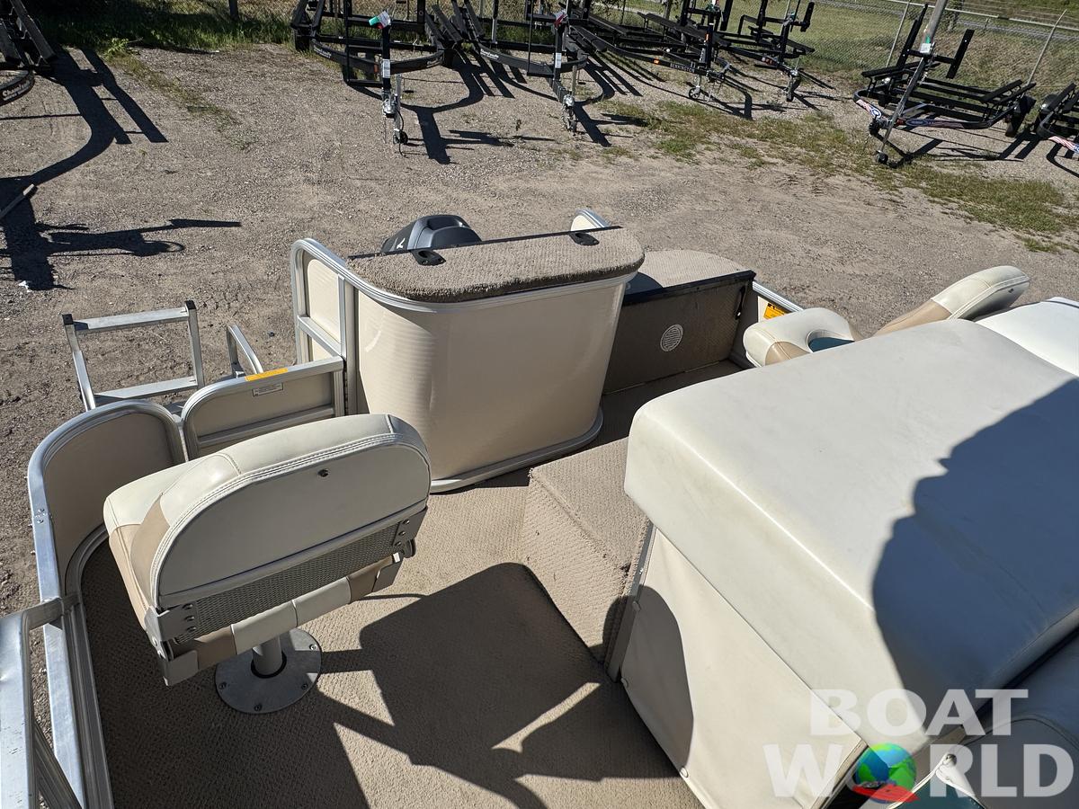 Used 2004 Sweetwater 2222 DF Pontoon