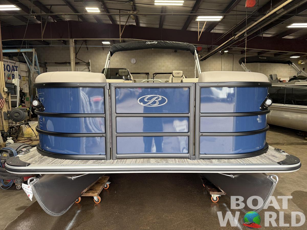 2026 Bentley Pontoons Legacy 220 QSB Swingback 