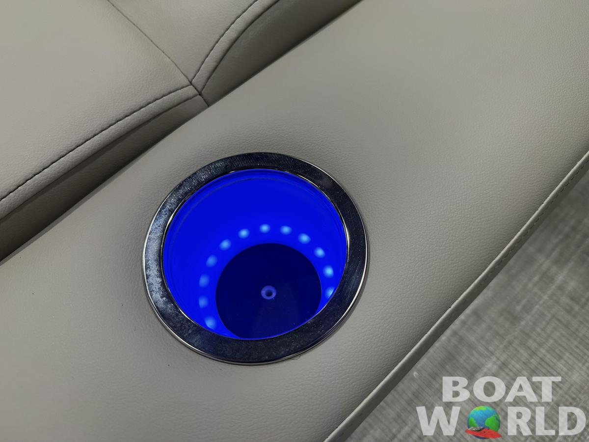 2026 Bentley Pontoons Legacy 220 Swingback