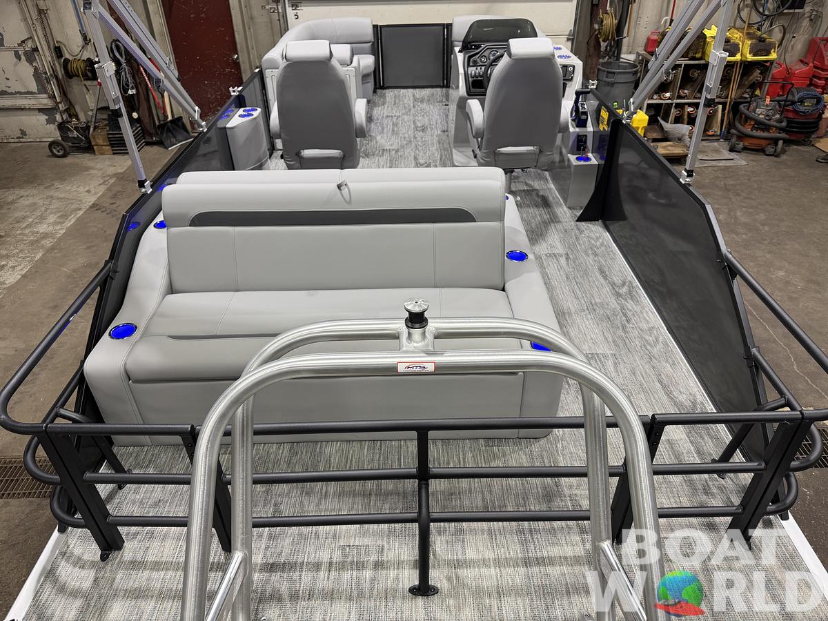 2026 Bentley Pontoons Legacy 220 Swingback 