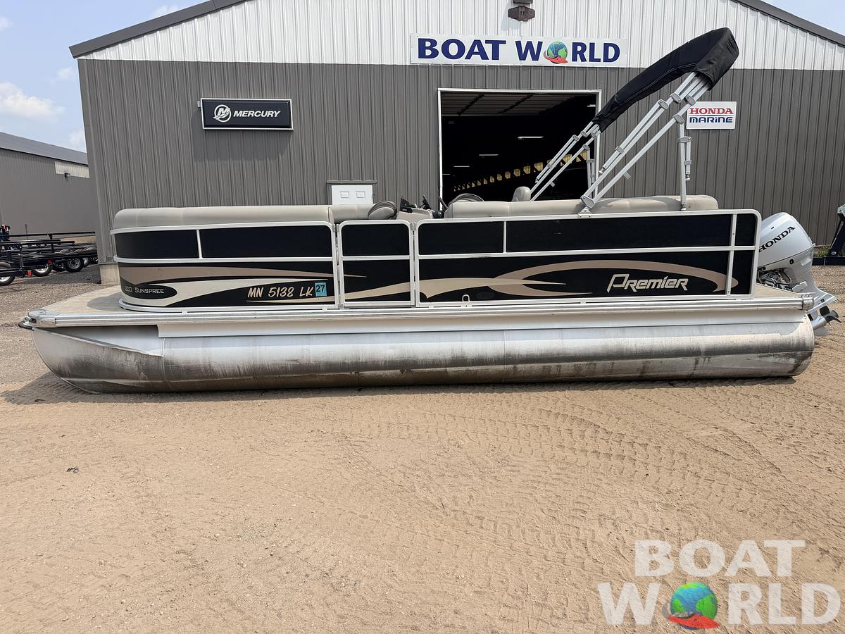 Used 2016 Premier 220 SunSpree & 50HP Honda 4Stroke -$24,995