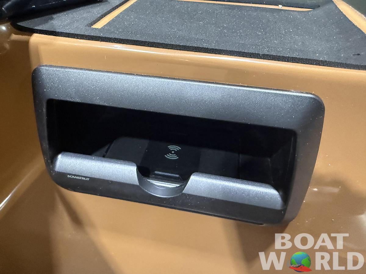 2026 Bentley Pontoons Elite 223 Swingback Tritoon & 200HP 