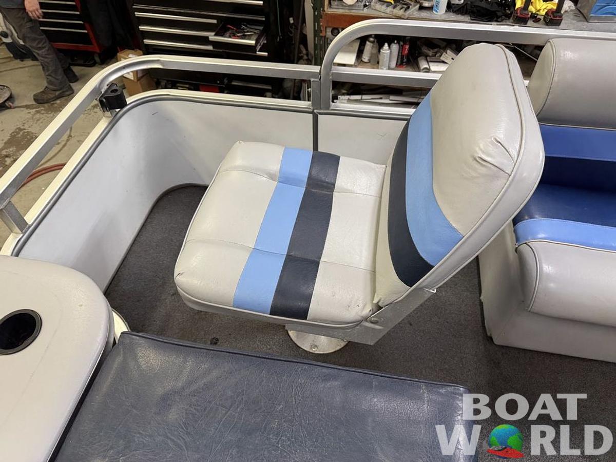 Used 2002 TMC 2200 FM Pontoon