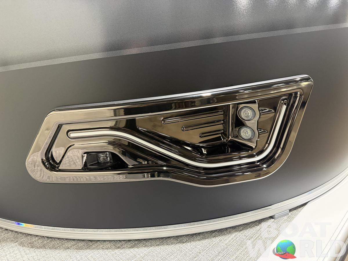 2026 Tahoe Sport VRB 2385 Swingback & 4-Stroke $34995