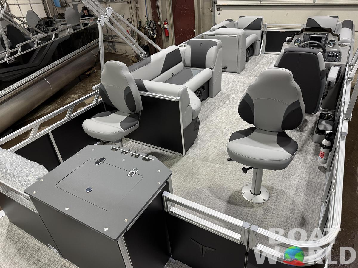 2026 Tahoe Sport Rear Fish 2180 & 4-Stroke $31995