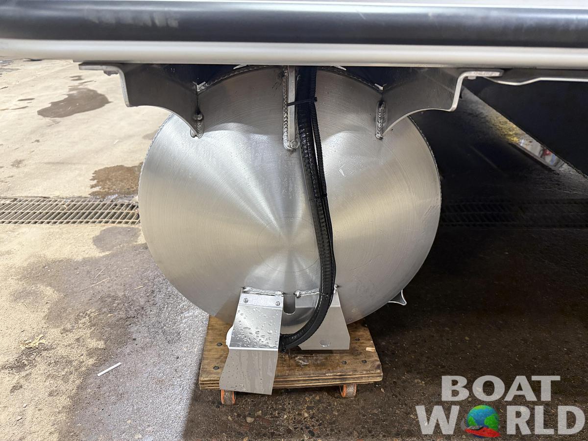 2026 Bentley Legacy 223 Swingback Tritoon $52995