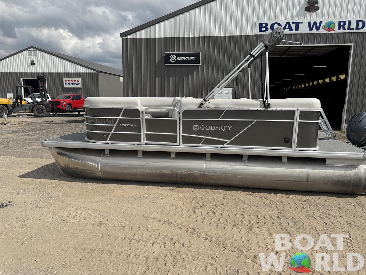 Used 2021 Sweetwater 1880 Pontoon