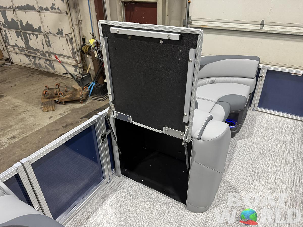 2026 Tahoe Pontoons LTZ 2385 Swingback (VRB) Tritoon