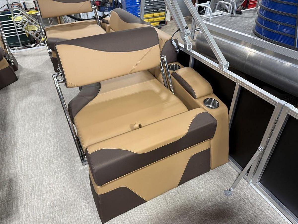 2025 Tahoe Pontoons LTZ 2385 Quad Lounge Shift Flip & Honda 4-Stroke EFI