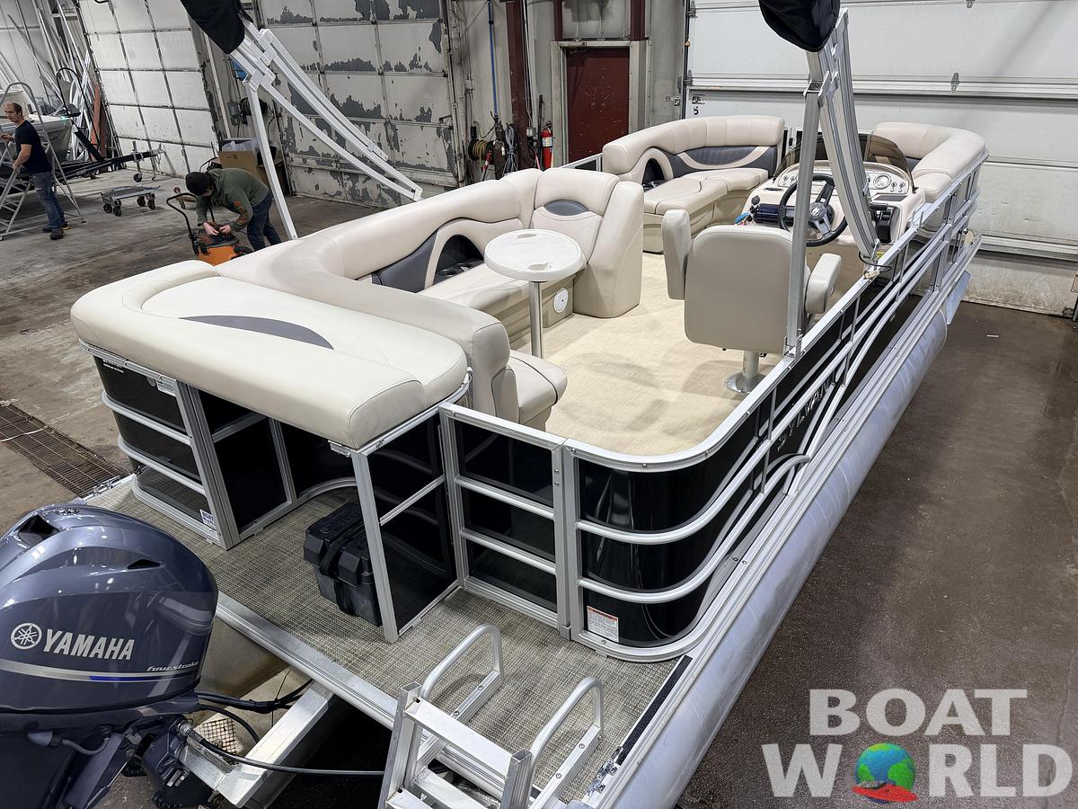 Used 2015 Sylvan Mirage 820 Cruise Special Edition Pontoon