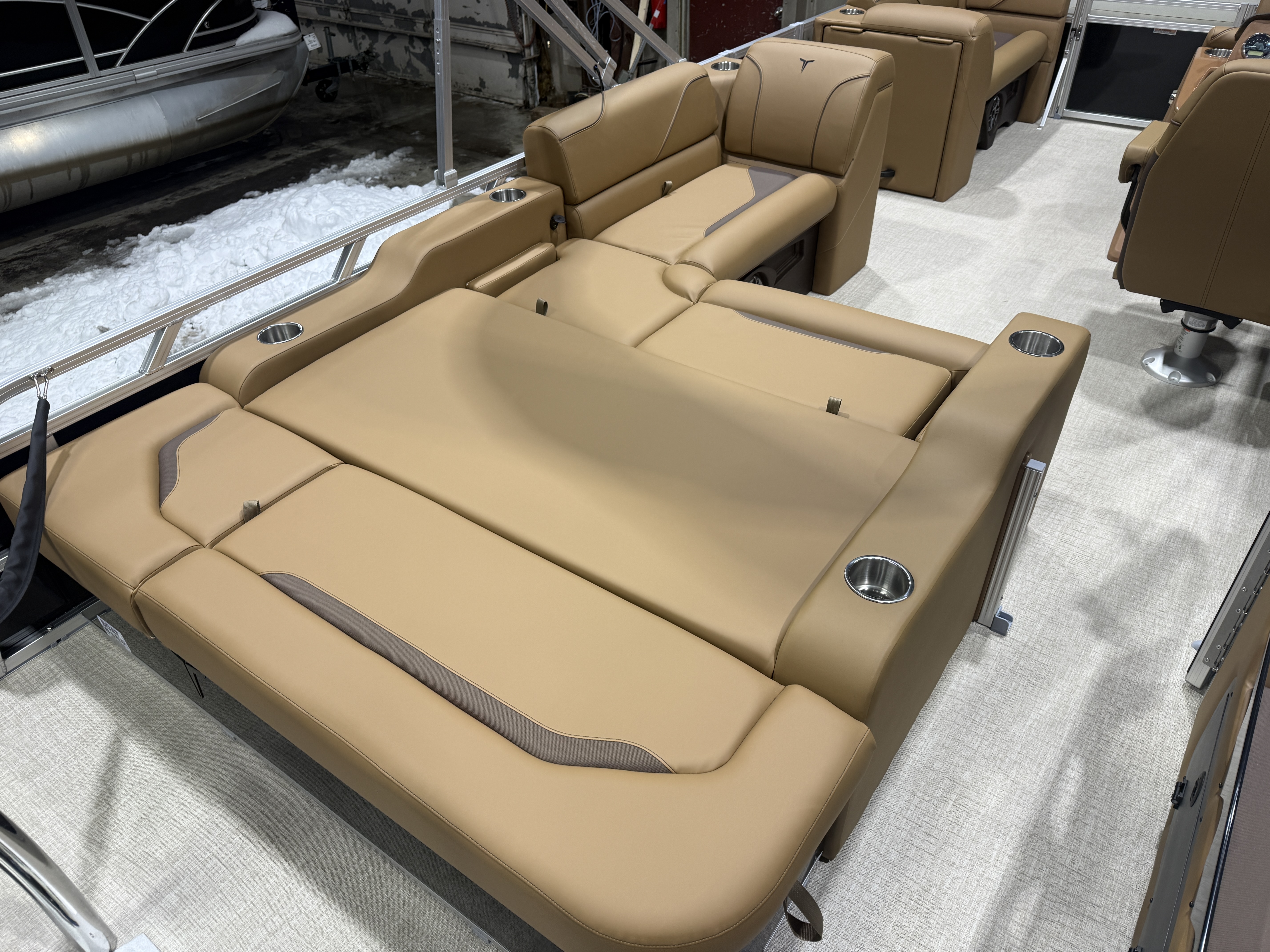 2026 Tahoe Pontoons Sport 2180 Swingback (VRB) 