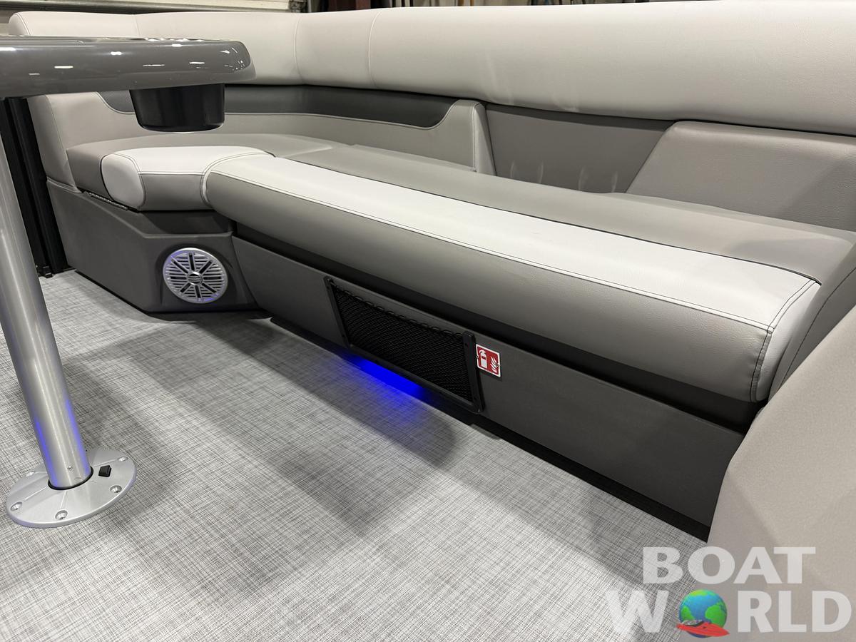 2026 Princecraft Vectra 23 RL SS Swingback Pontoon 