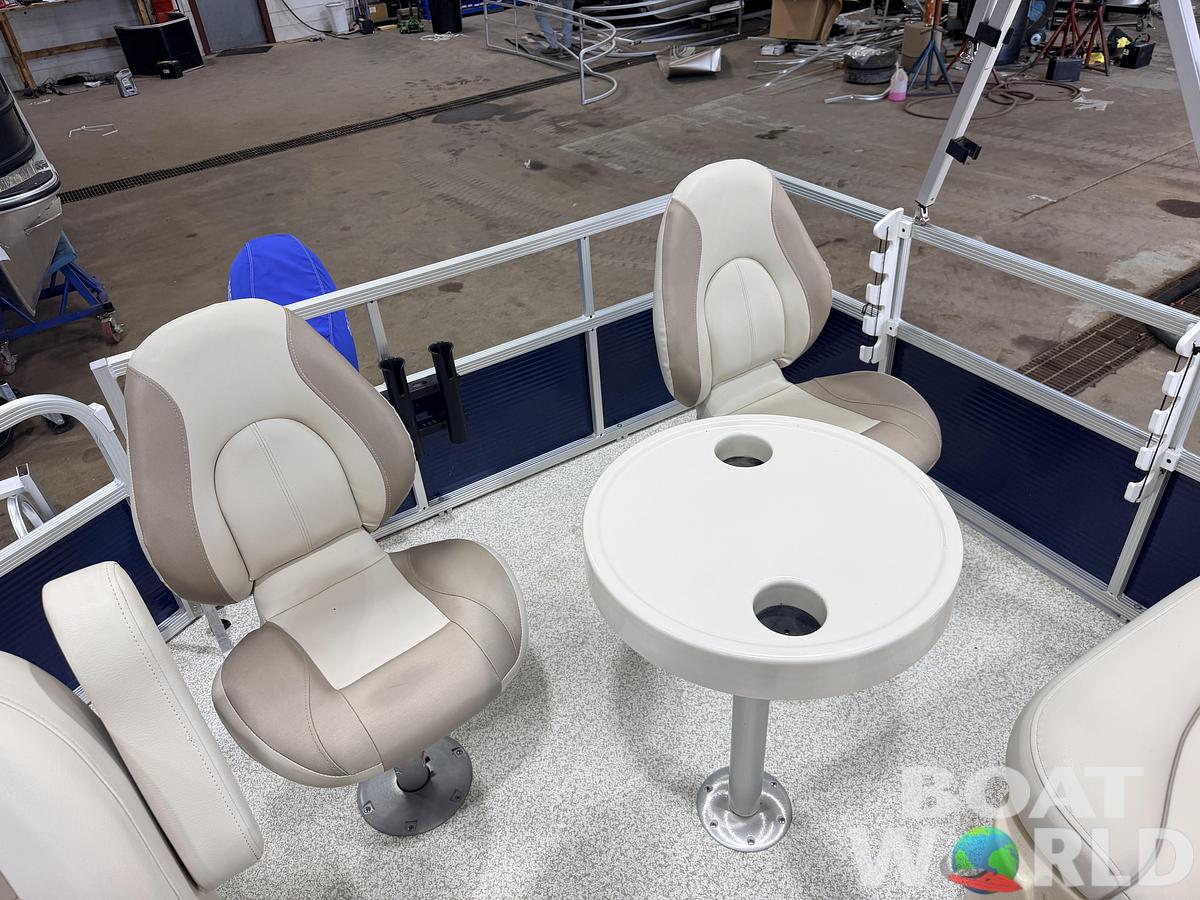 Used 2017 Montego Bay 8518 4-PT & 40HP Honda 4Stroke -$18,995