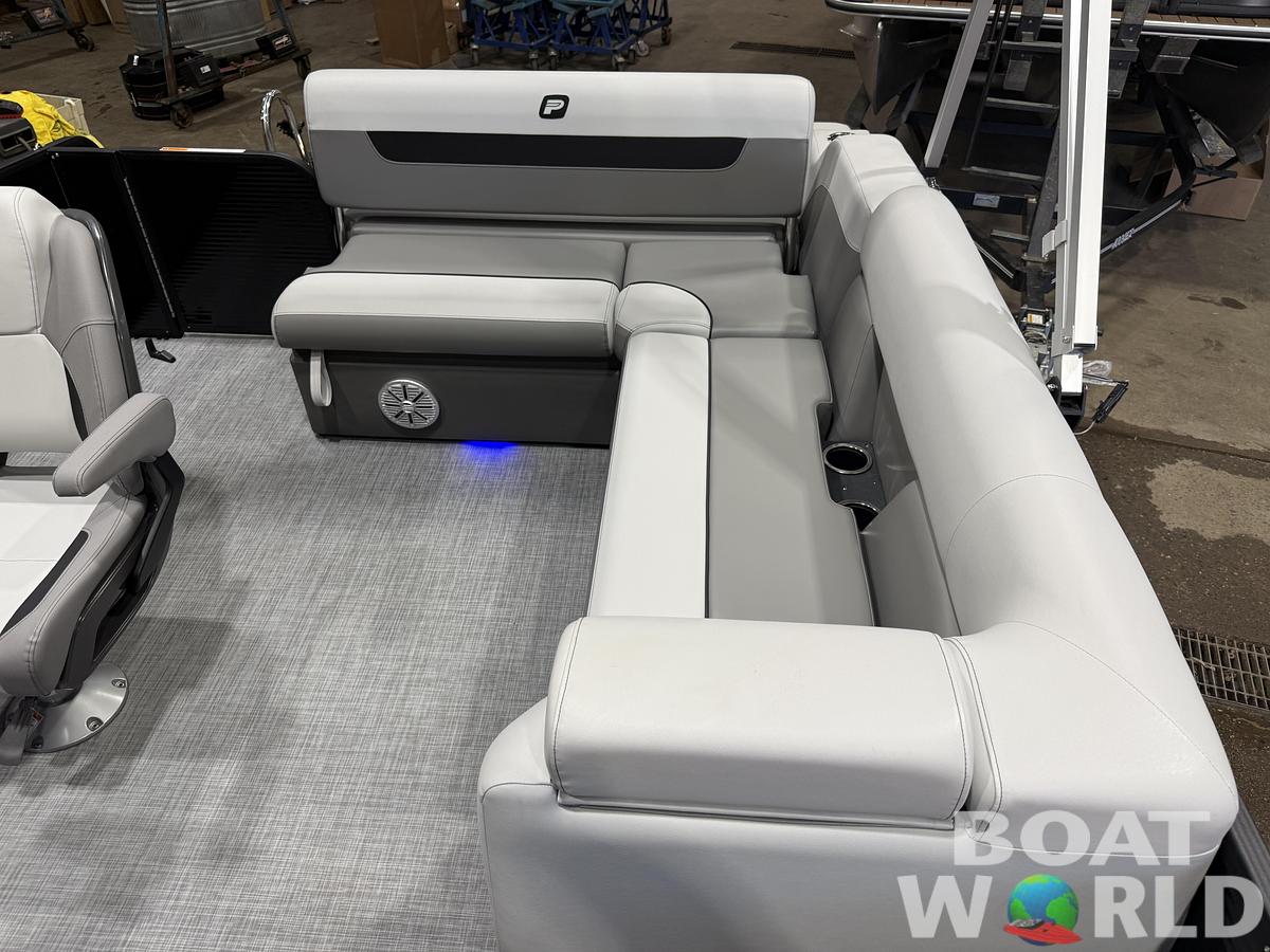 2026 Princecraft Vectra 21 RL Swingback Lounge $31995