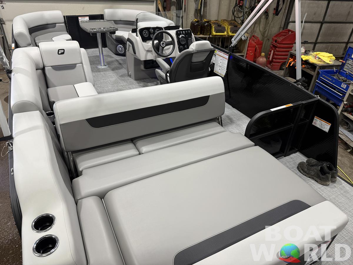 2026 Princecraft Vectra 21 RL Swingback Lounge $31995