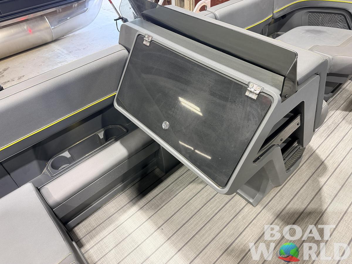 Used 2023 Manitou 220 Explore Tritoon & 150HP Rotax -$39,995