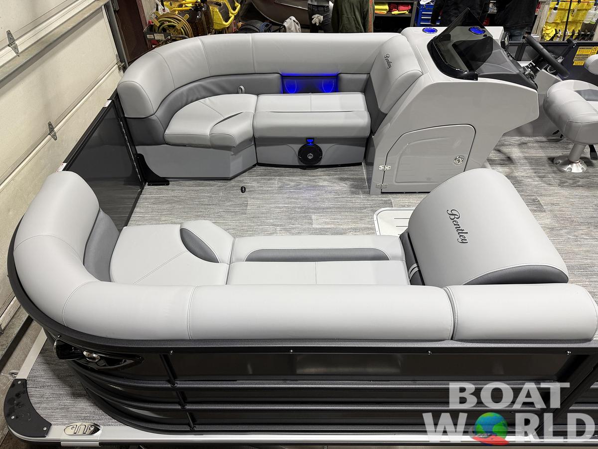 2026 Bentley Pontoons Legacy 223 Swingback Tritoon 