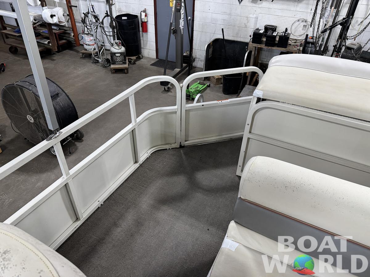 Used 2006 Crestliner  2085 Sport Classic Pontoon