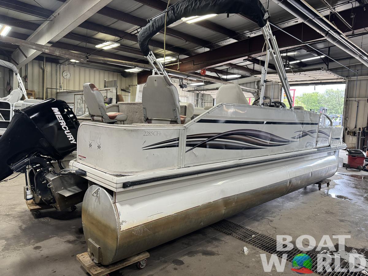 Used 2006 Crestliner 2285 CFI Pontoon