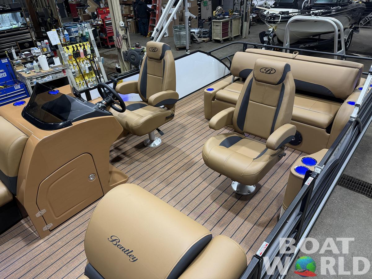 2026 Bentley Pontoons Legacy 220 Swingback