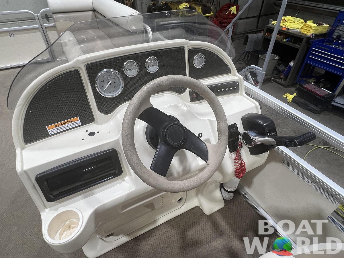 Used 2005 Sweetwater Tuscany 2286 & 40HP Yamaha 4Stroke -$12,995