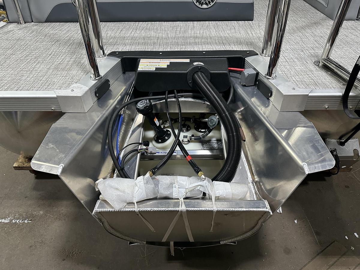 2025 Tahoe Pontoons Cascade 2385 Cruise Rear Bench Tritoon & Honda 225HP 4-Stroke EFI