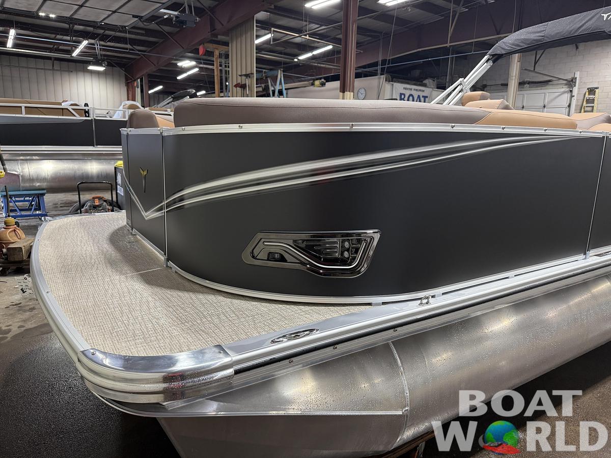 2027 Tahoe LTZ 2385 VRB SE Swingback Pontoon $42995