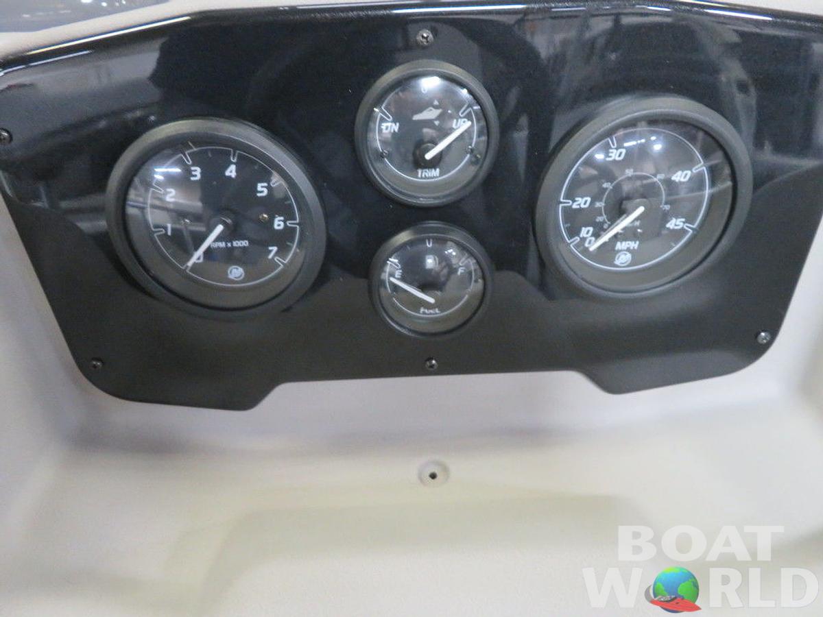 2025 Princecraft Vectra 21 RL Swingback SS Pontoon & Mercury 4-Stroke EFI