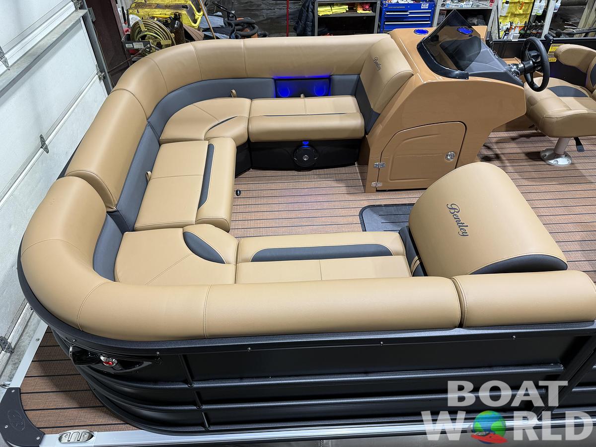 2026 Bentley Legacy 223 Navigator Quad Lounge Tritoon