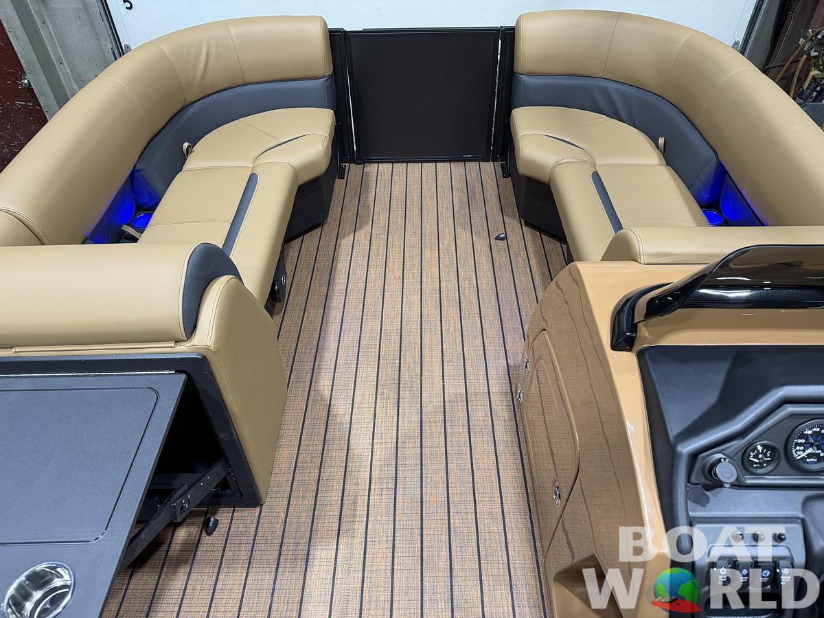 2026 Bentley Pontoons Legacy 220 Swingback 