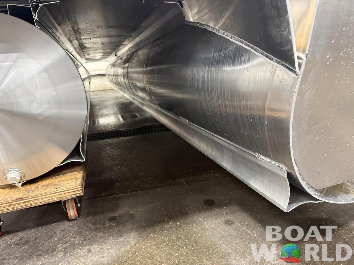 2026 Tahoe Pontoons Cascade 2385 Swingback (VRB) Tritoon