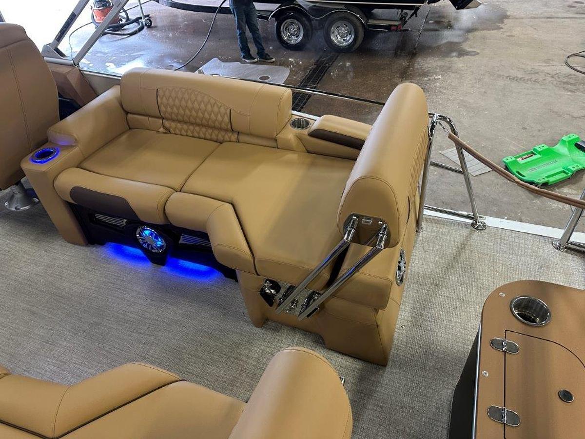 2025 Tahoe Pontoons Cascade 2385 Quad Lounge Shift SS Tritoon & Honda 4-Stroke EFI