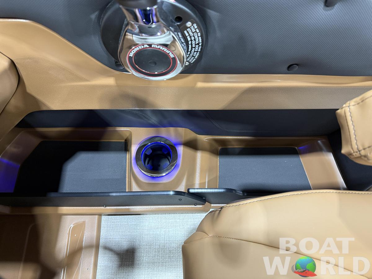 2026 Tahoe Pontoons LTZ 2385 Swingback (VRL) Tritoon