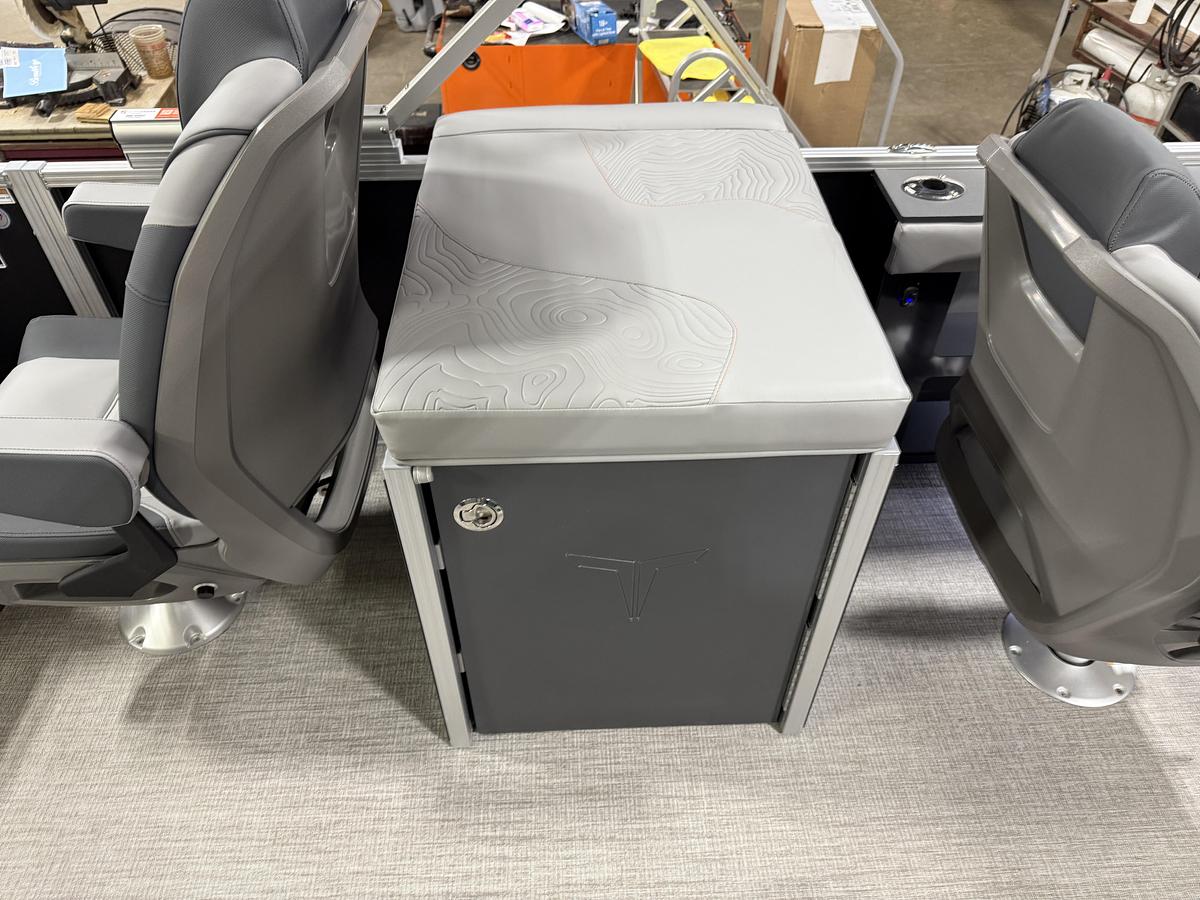 2025 Tahoe Pontoons GEOfish 2385 Rear Fish Tritoon & Honda 4-Stroke EFI