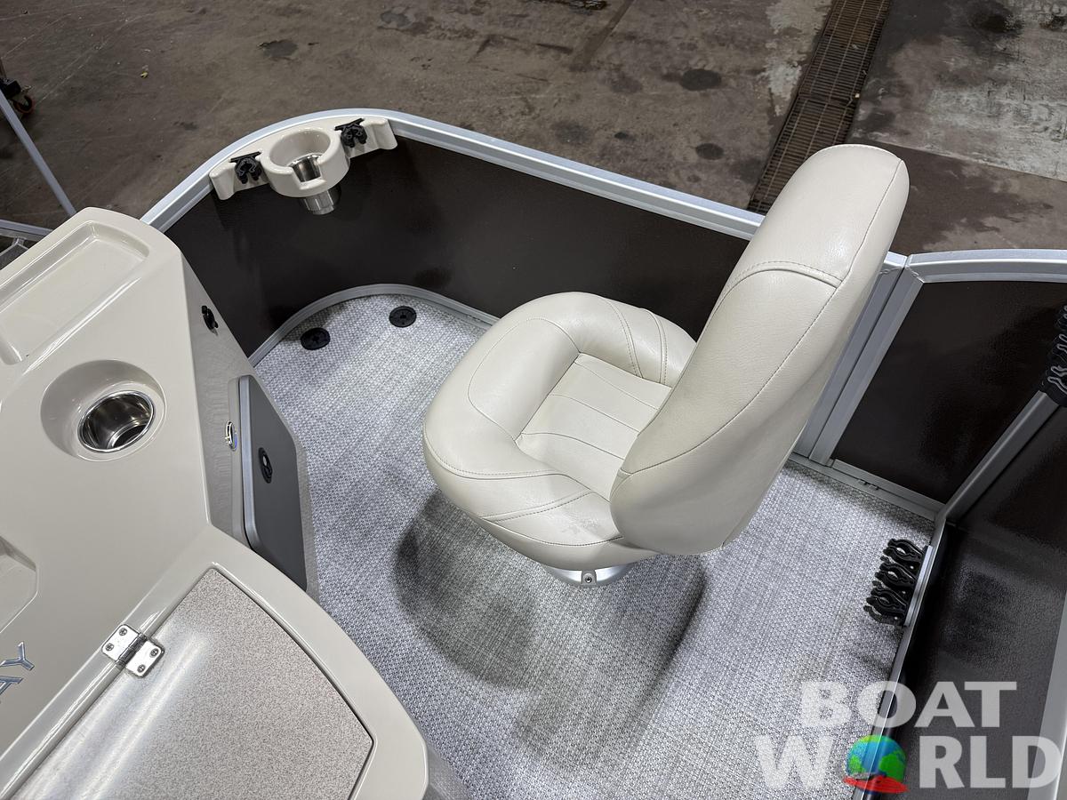 Used 2016 Premier 220 Castaway