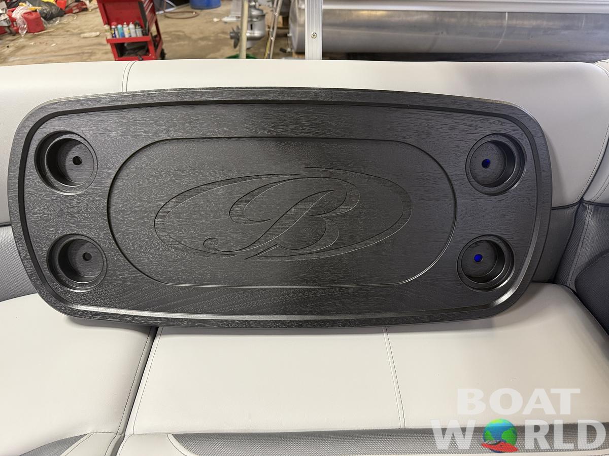 2026 Bentley Pontoons Legacy 220 Navigator DL Quad Lounge