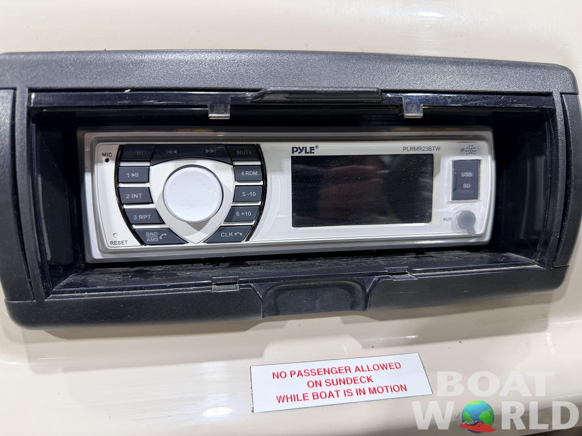 Used 2006 SmokerCraft 8522 Cruise Pontoon & 60HP Yamaha 4-Stroke - $14,995