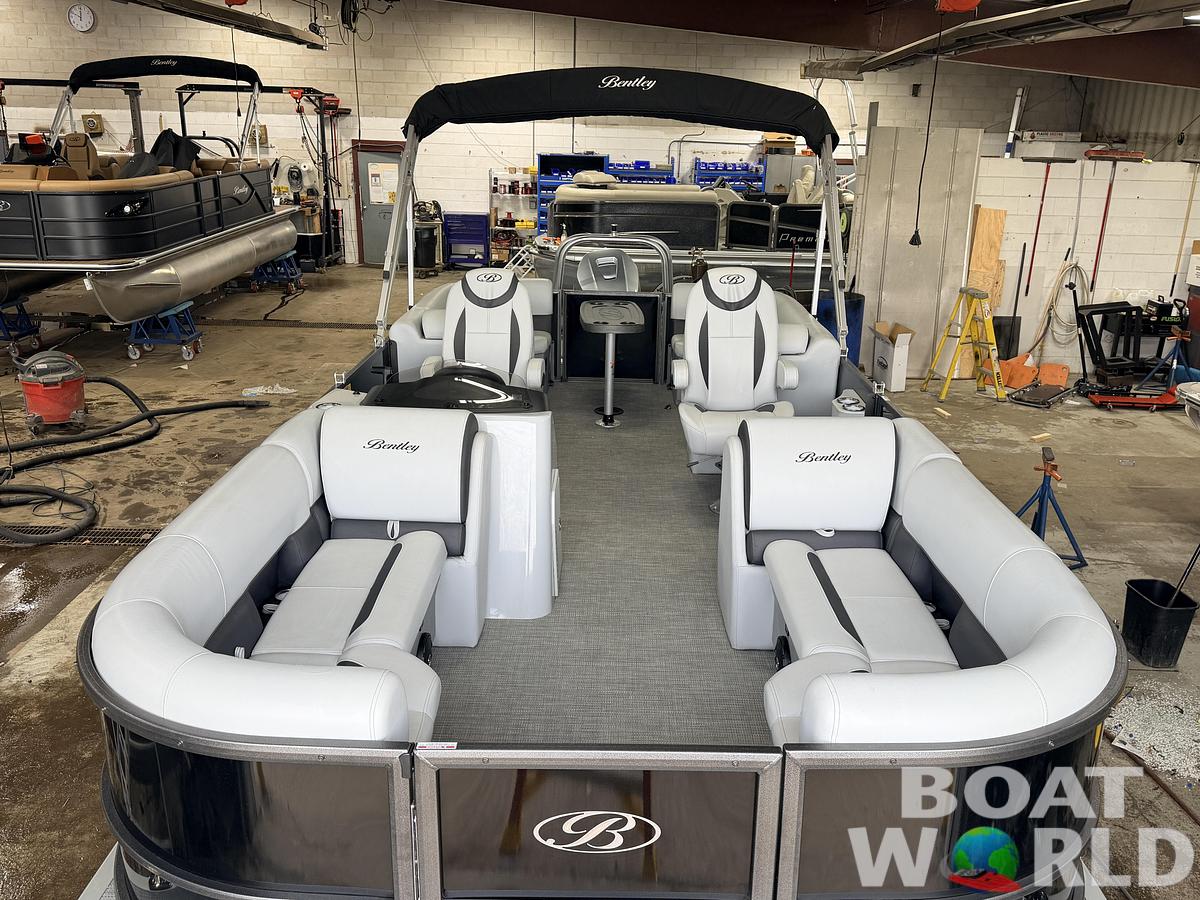 Used 2024 Bentley Legacy 223 150HP Navigator Tritoon - $47995