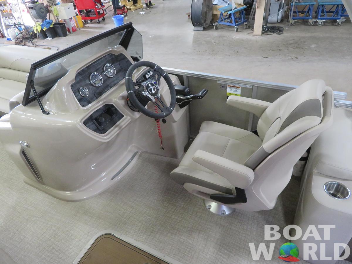 2024 Tahoe Pontoons LTZ 2385 Elite Windshield Tritoon & Suzuki 200HP 4-Stroke EFI